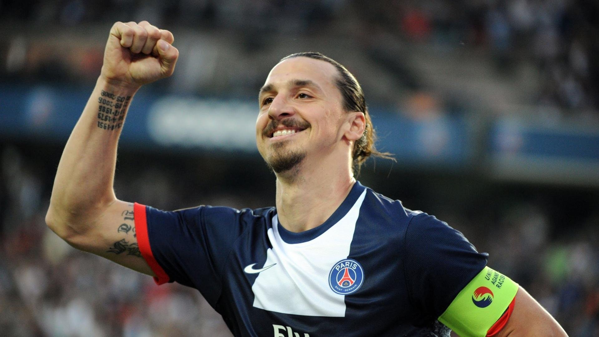 网球名将关键破发点逆转胜出 晋级决赛再创生涯新高