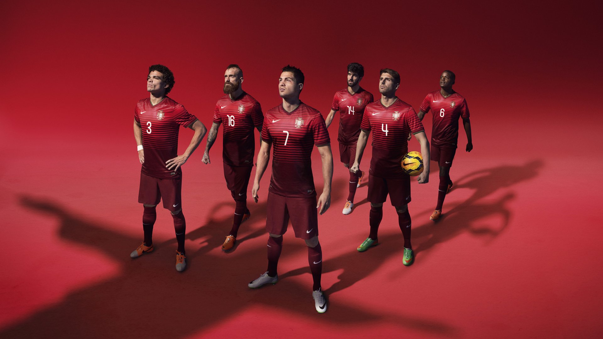 2026年世界杯预选赛激战正酣，多支豪门球队提前锁定晋级席位